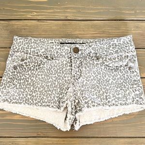 Animal Print Celebrity Pink shorts sz 3